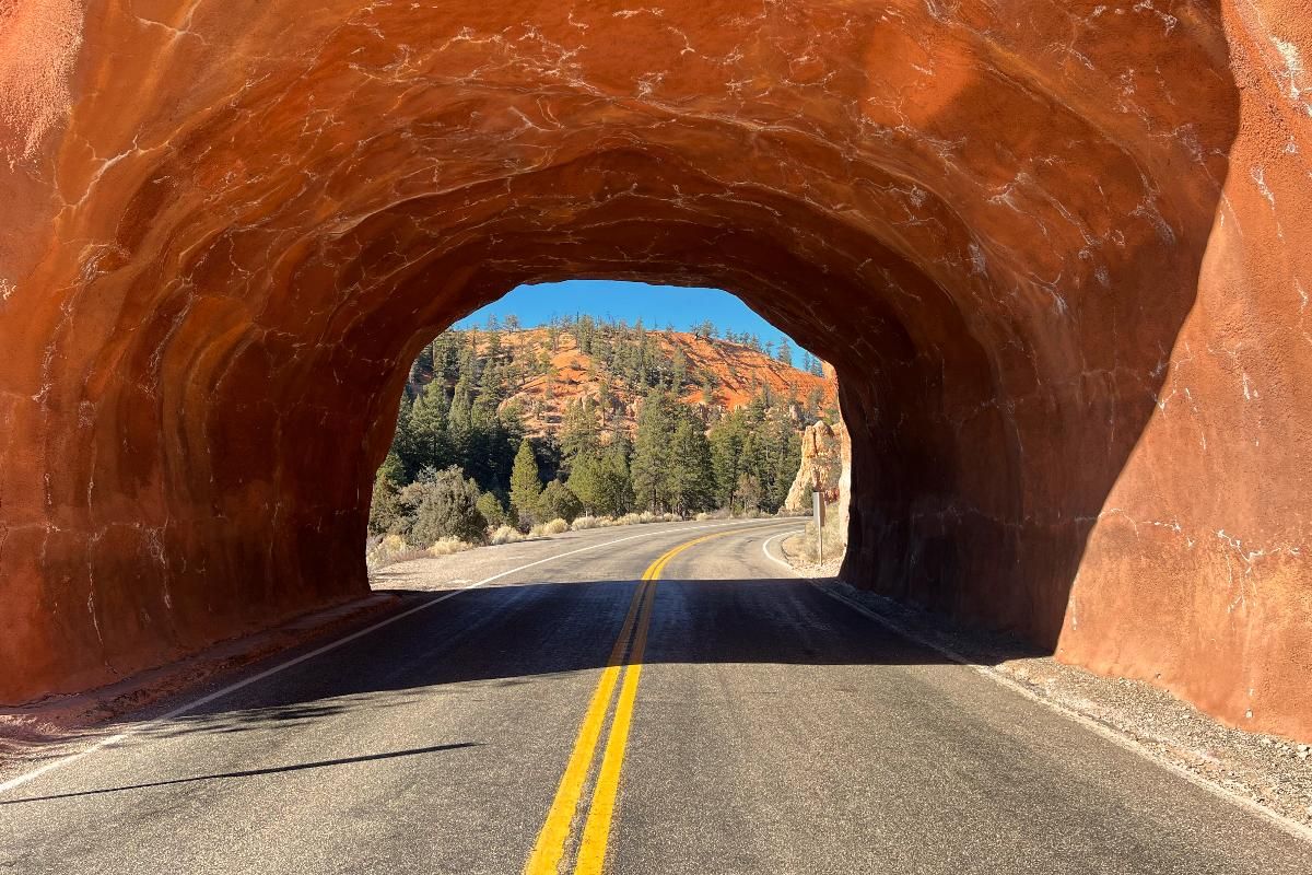 Tunnel im Red Canyon am Highway 12